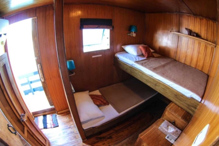 Twin cabin of our Komodo Liveaboard